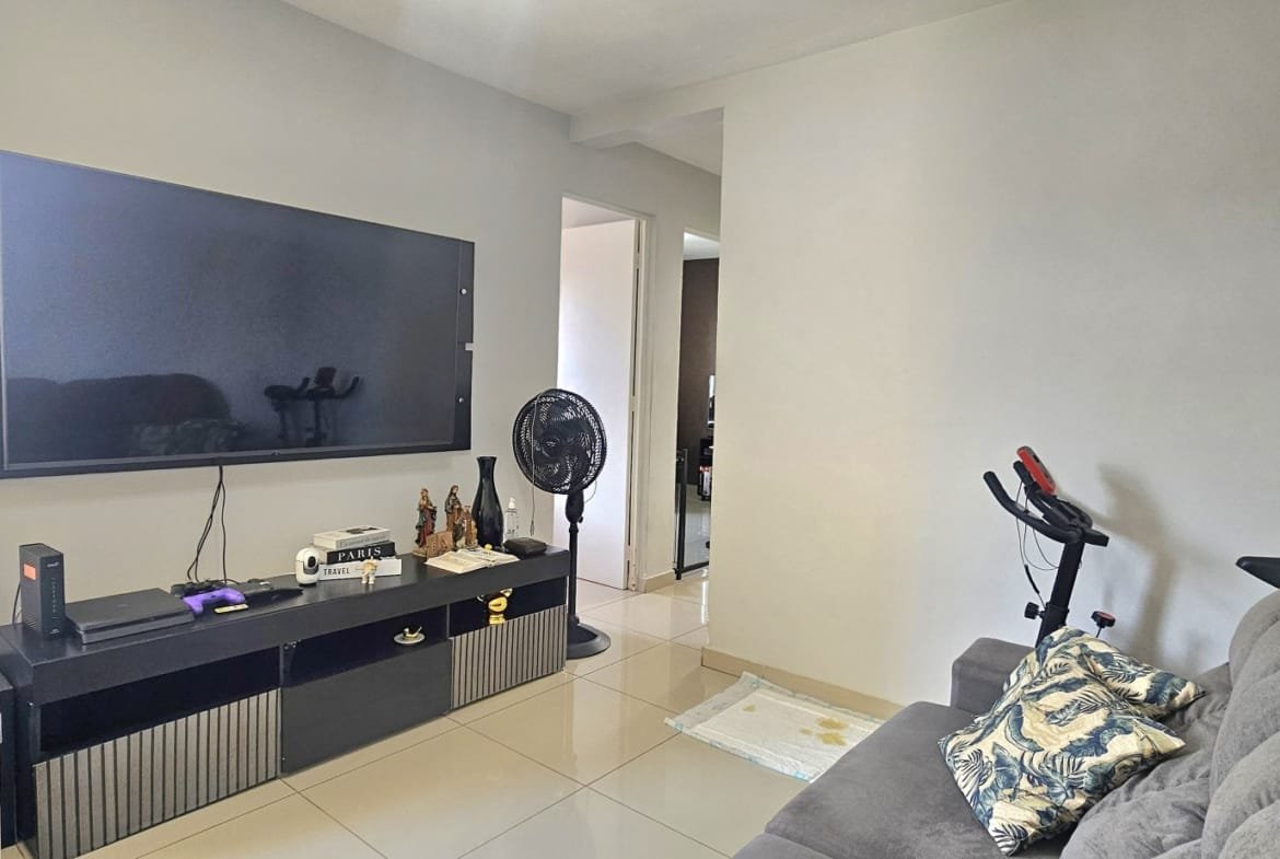 Apartamento com 02 dormitórios no condomínio Vale das Figueiras em Valinhos SP