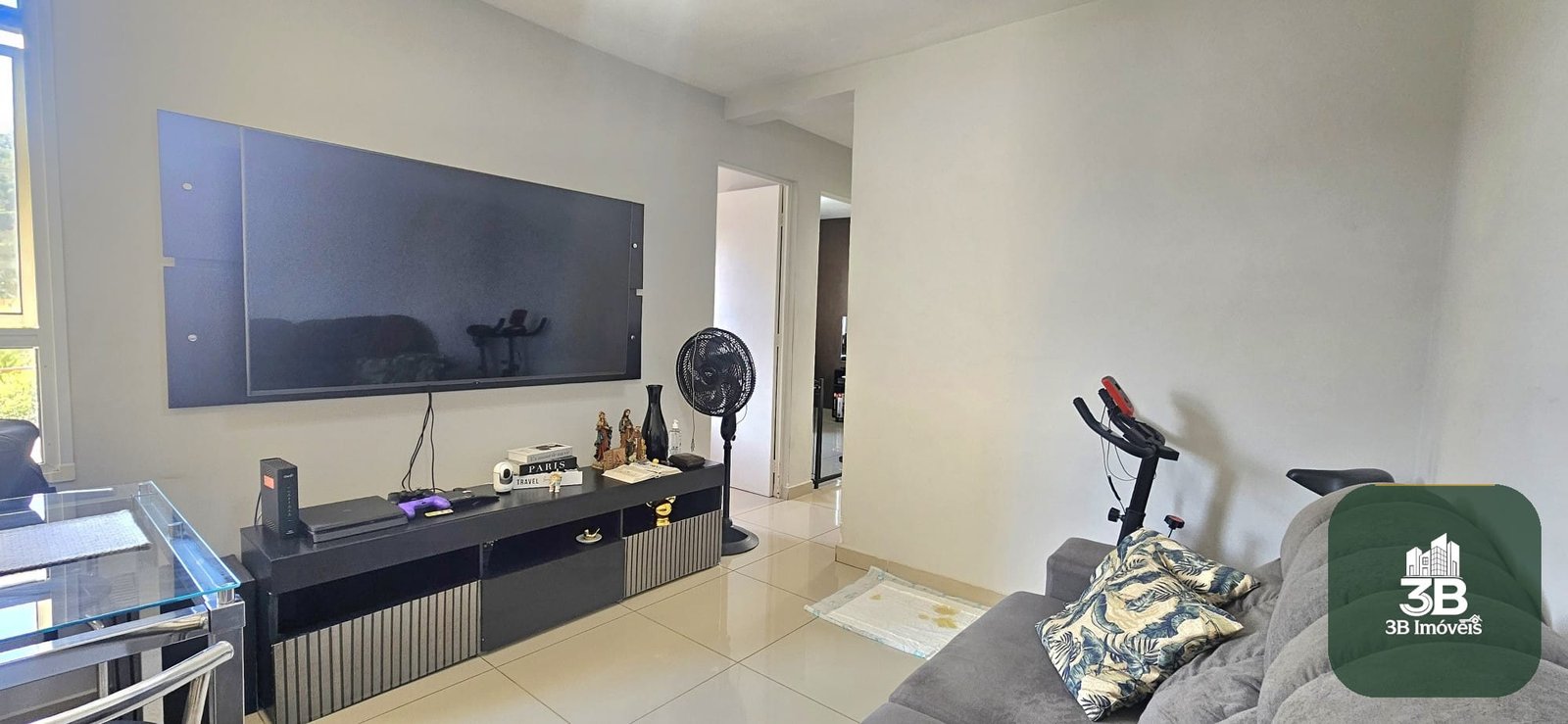 Apartamento com 02 dormitórios no condomínio Vale das Figueiras em Valinhos SP