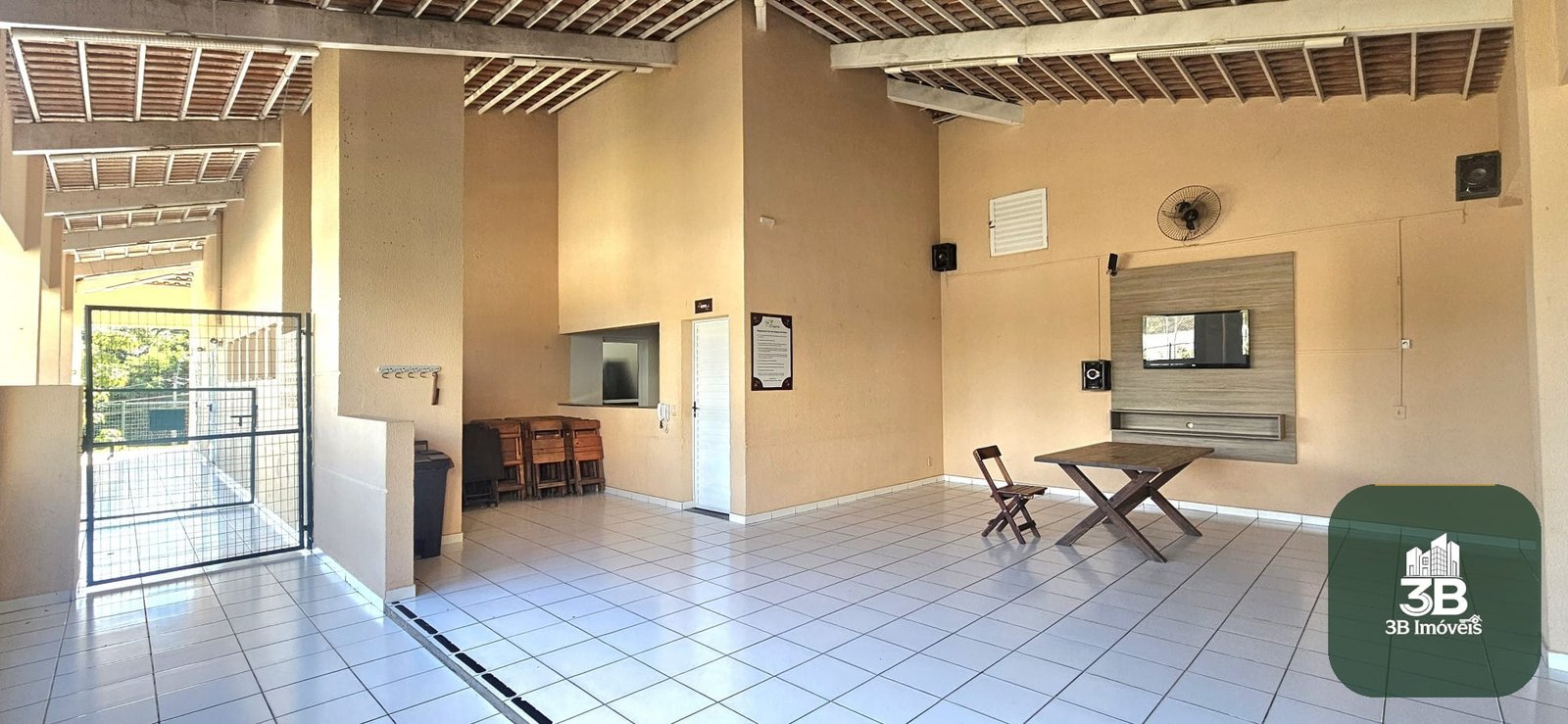 Apartamento com 02 dormitórios no condomínio Vale das Figueiras em Valinhos SP