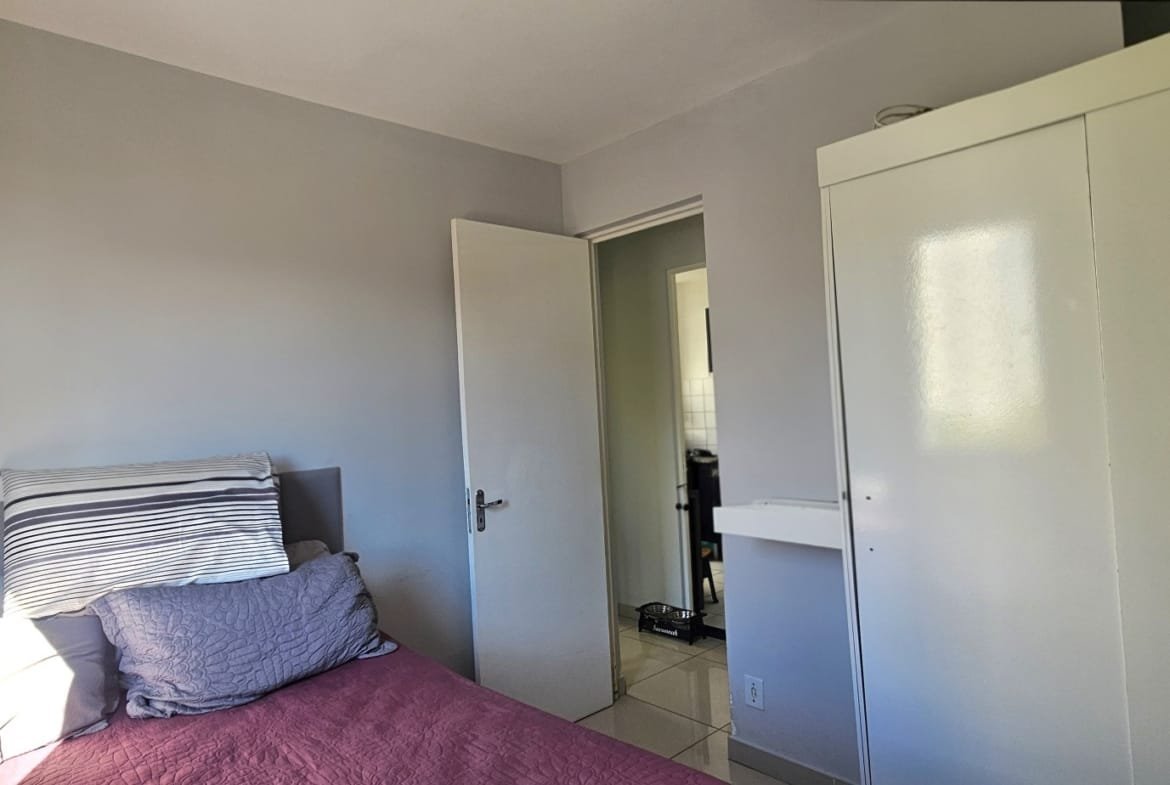 Apartamento com 02 dormitórios no condomínio Vale das Figueiras em Valinhos SP