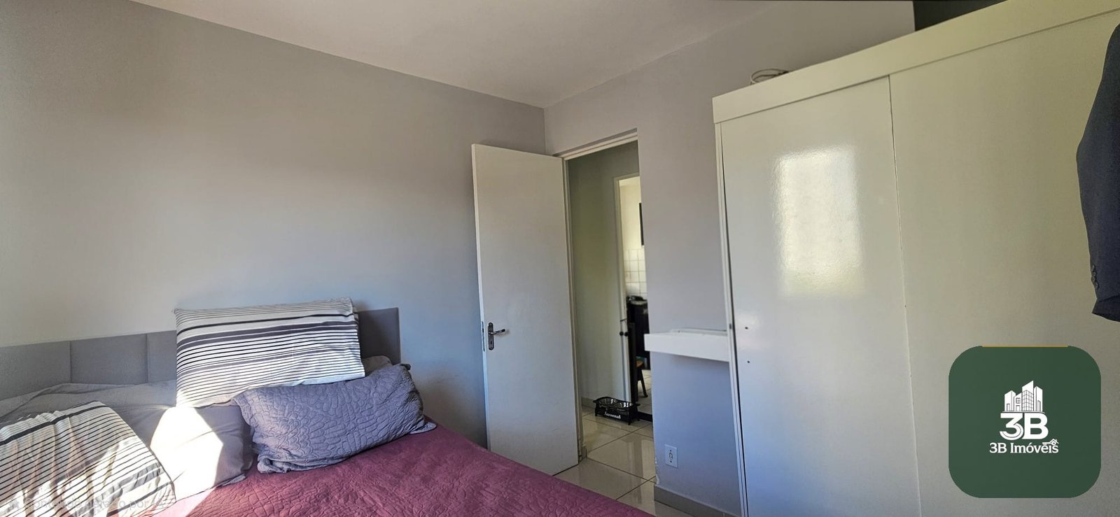 Apartamento com 02 dormitórios no condomínio Vale das Figueiras em Valinhos SP