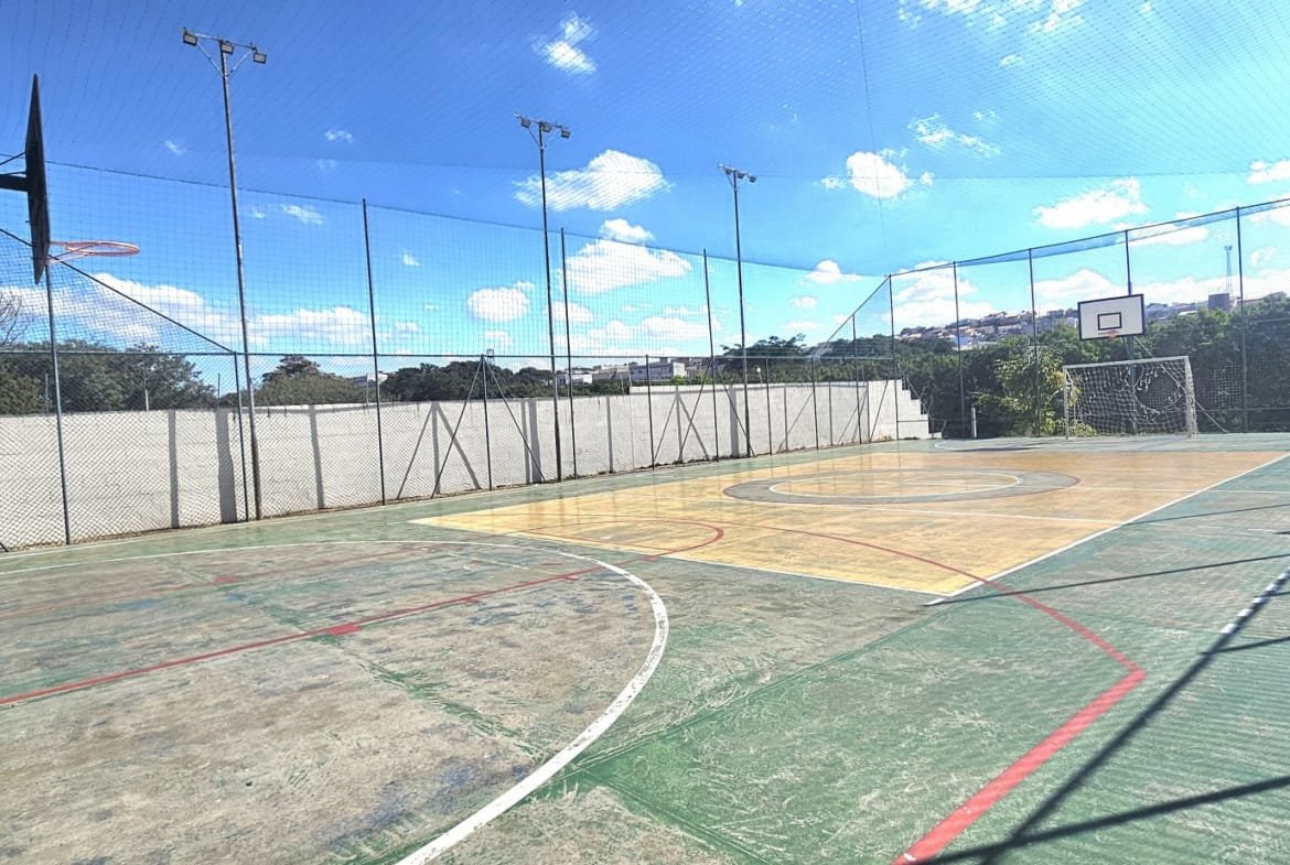 Apartamento com 02 dormitórios no condomínio Vale das Figueiras em Valinhos SP