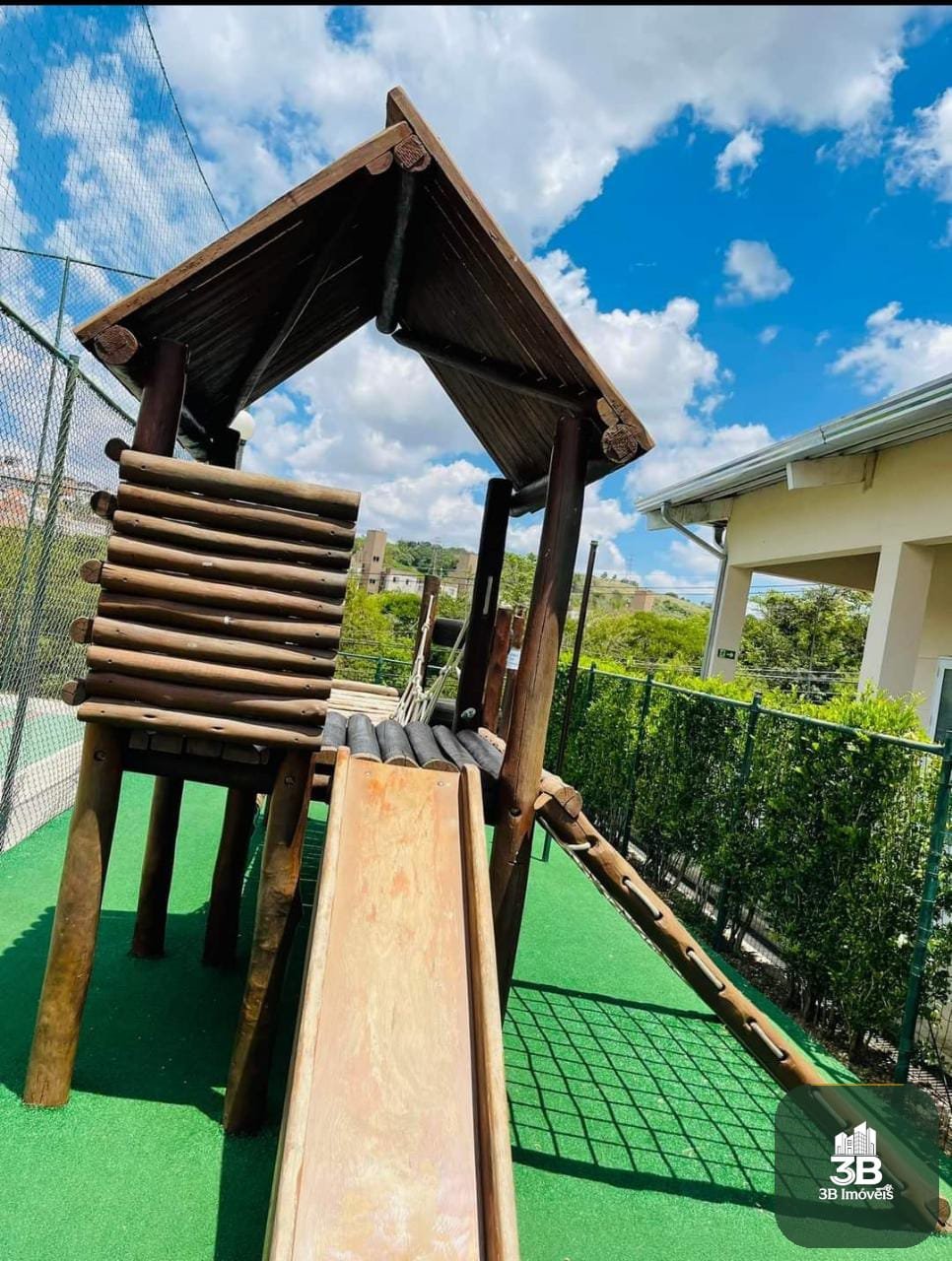 Apartamento com 02 dormitórios no condomínio Vale das Figueiras em Valinhos SP