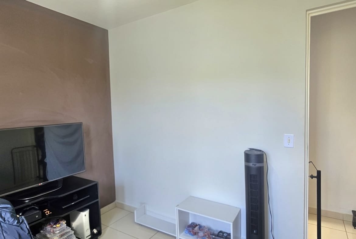 Apartamento com 02 dormitórios no condomínio Vale das Figueiras em Valinhos SP
