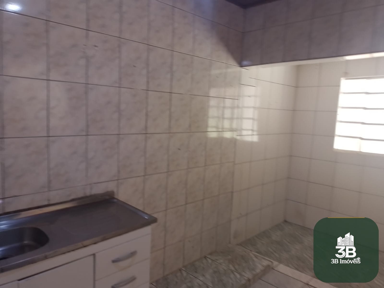 Casa térrea com 03 dormitórios no condomínio Tabatinga em Valinhos SP.