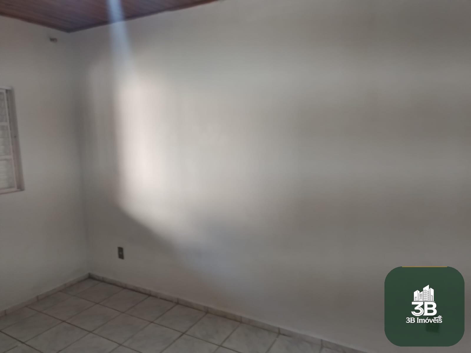 Casa térrea com 03 dormitórios no condomínio Tabatinga em Valinhos SP.